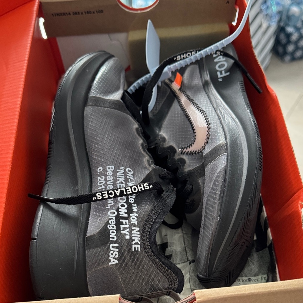 Nike Black and Gray Zoom Fly Shoes - Picture 12 of 16